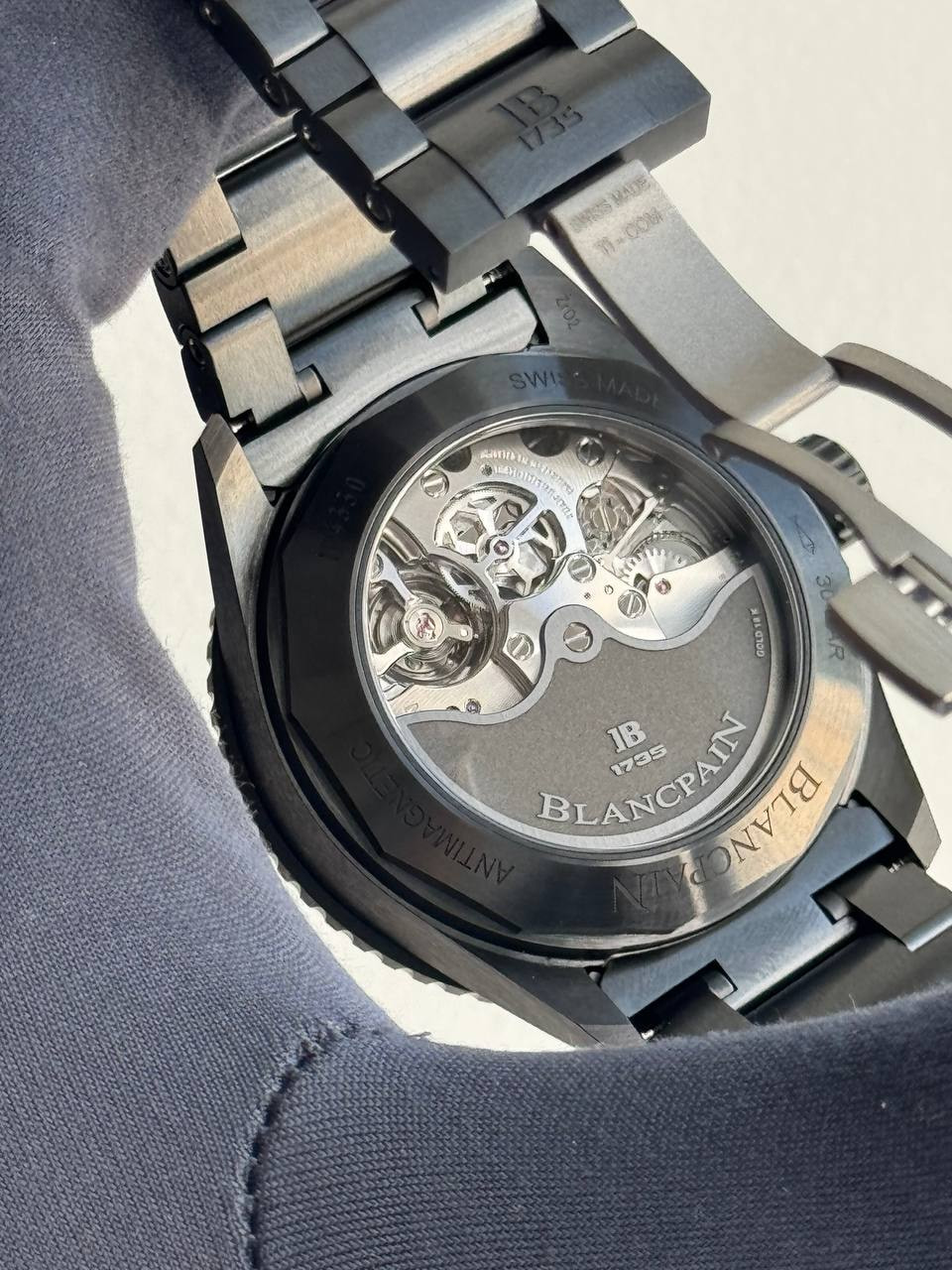 Blancpain Fifty Fathoms — задняя сторона корпуса